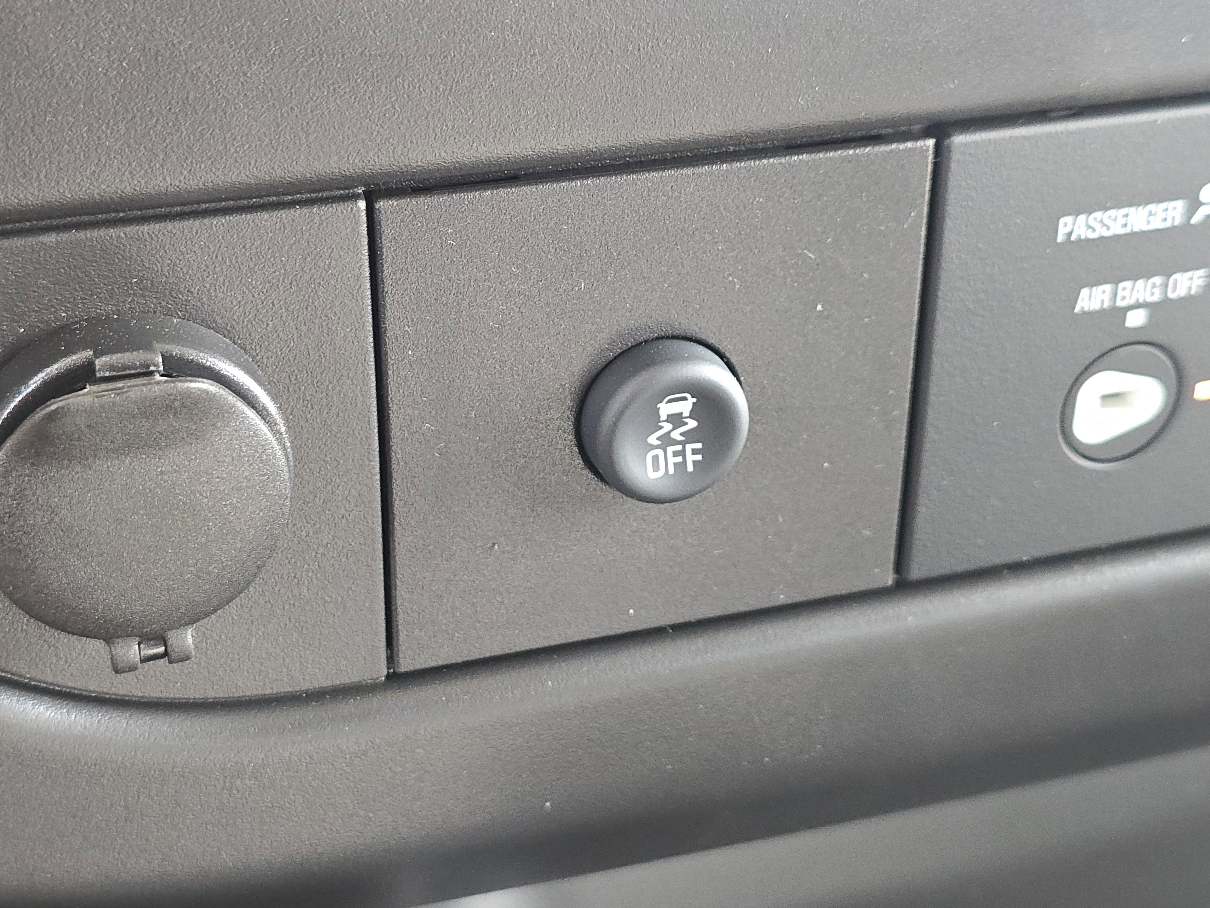 New 2025 Chevrolet Express 3500 Extended w/ Driver Convenience Package image 30