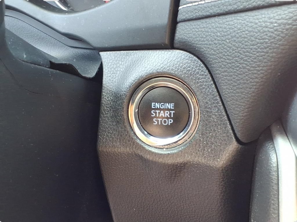 Used 2021 Toyota RAV4 XLE AWD/4WD image 23