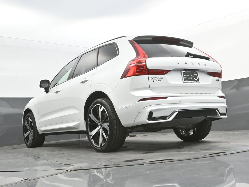 Certified 2024 Volvo XC60 B5 Ultimate w/ Protection Package Premier image 33