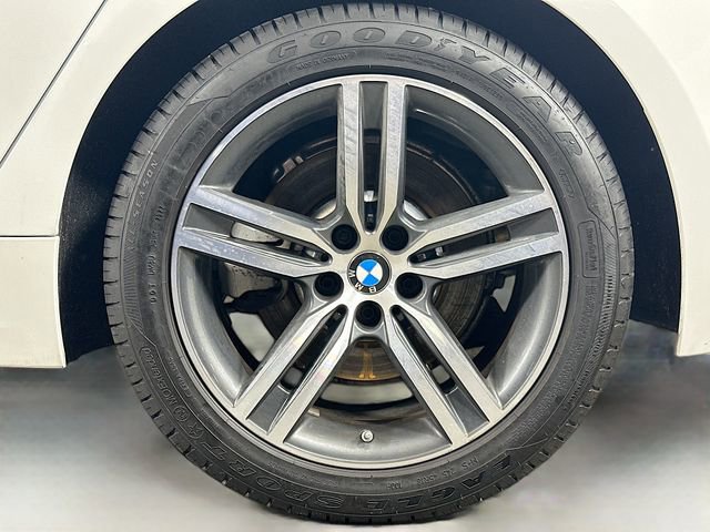 Used 2021 BMW 530e xDrive w/ Convenience Package image 33