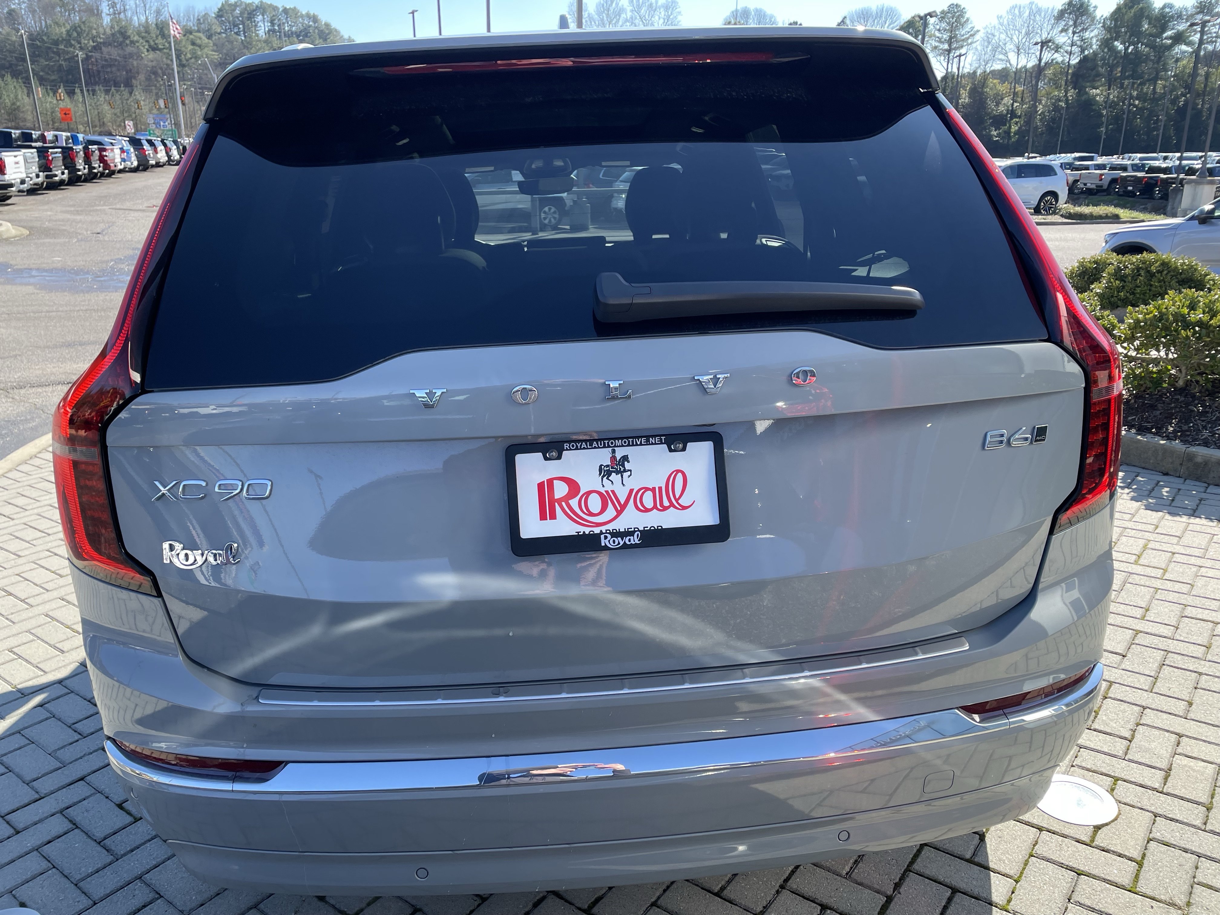 New 2026 Volvo XC90 B6 Plus w/ Protection Package Premier AWD/4WD image 5