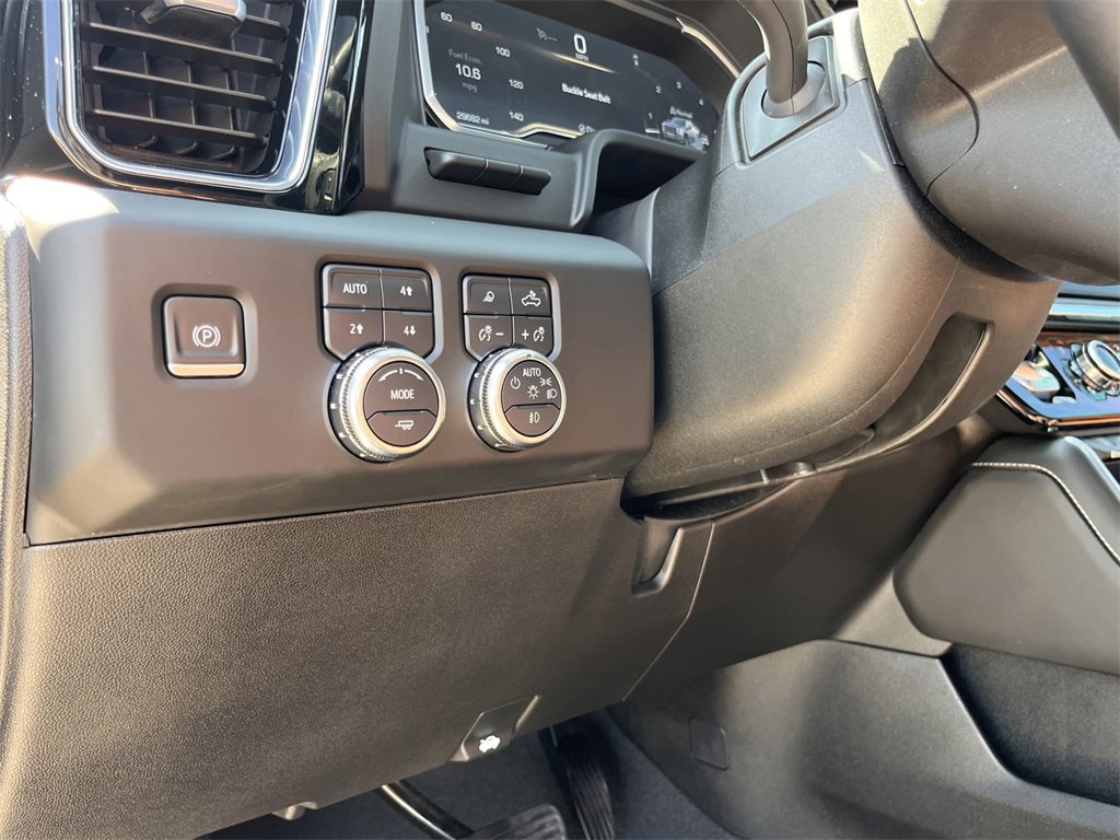 Used 2024 GMC Sierra 3500 Denali Ultimate image 28