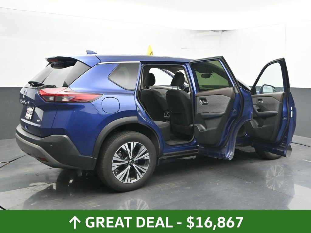 Used 2023 Nissan Rogue SV image 57