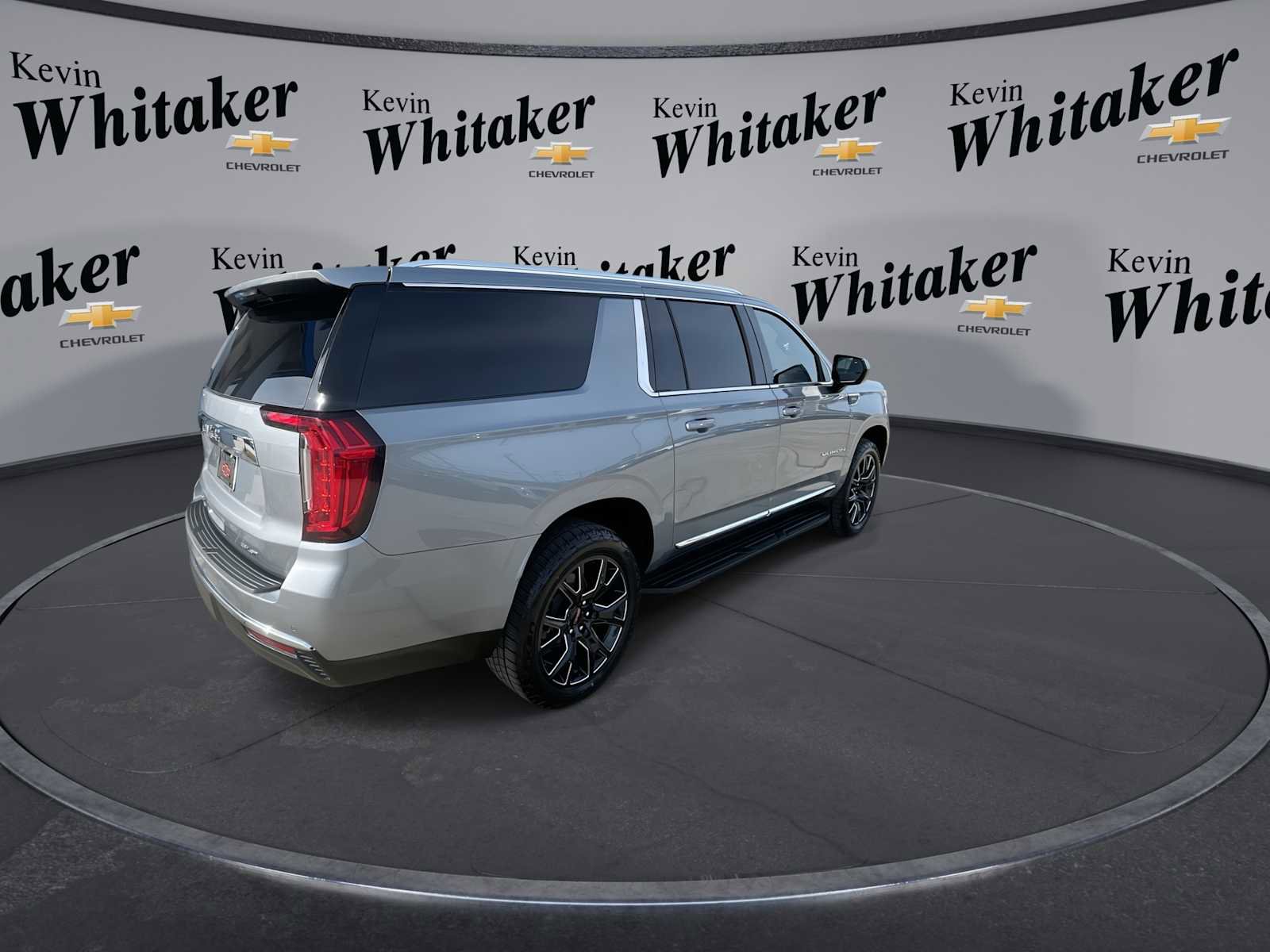 Used 2024 GMC Yukon XL SLT image 8