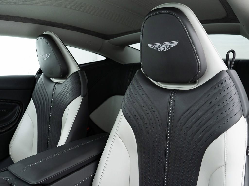 Used 2023 Aston Martin DB11 V12 image 16