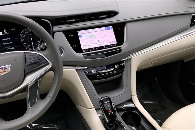 Used 2025 Cadillac XT5 Premium Luxury AWD/4WD image 5