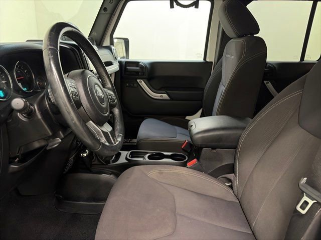 Used 2013 Jeep Wrangler Unlimited Rubicon w/ Connectivity Group image 16