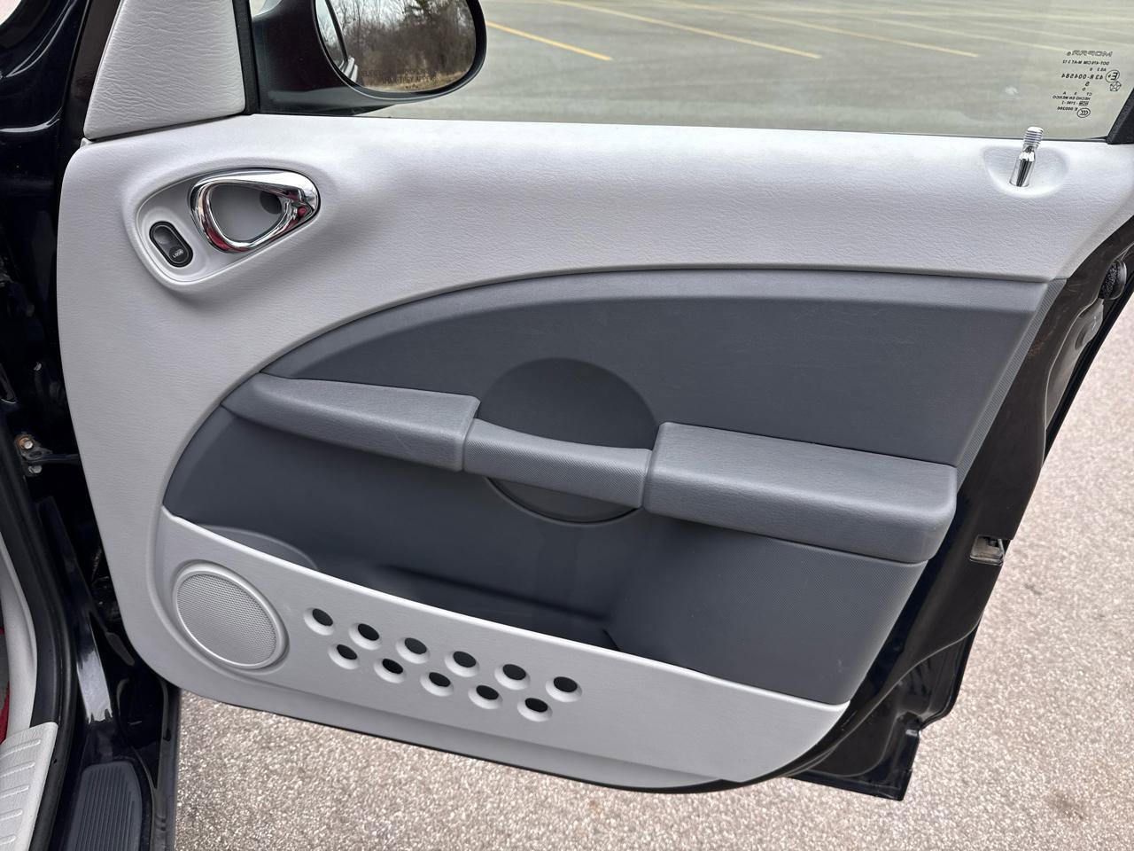 Used 2010 Chrysler PT Cruiser w/ PT Cruiser Couture Edition FWD image 20