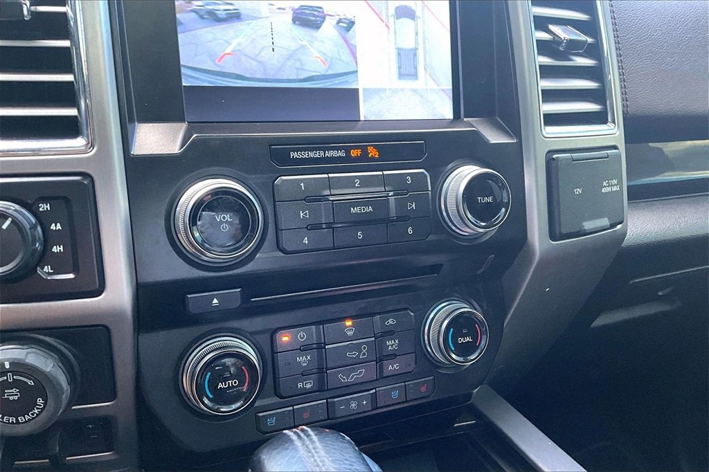 Used 2016 Ford F150 Platinum w/ Equipment Group 701A Luxury image 15