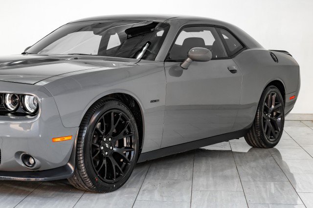 Used 2019 Dodge Challenger R/T w/ Blacktop Package image 48
