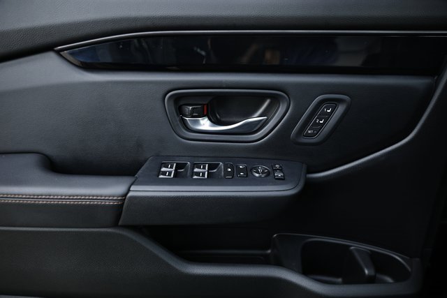 Used 2025 Honda Pilot TrailSport image 14