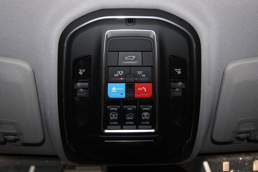 Used 2021 Jeep Grand Cherokee L Limited image 21