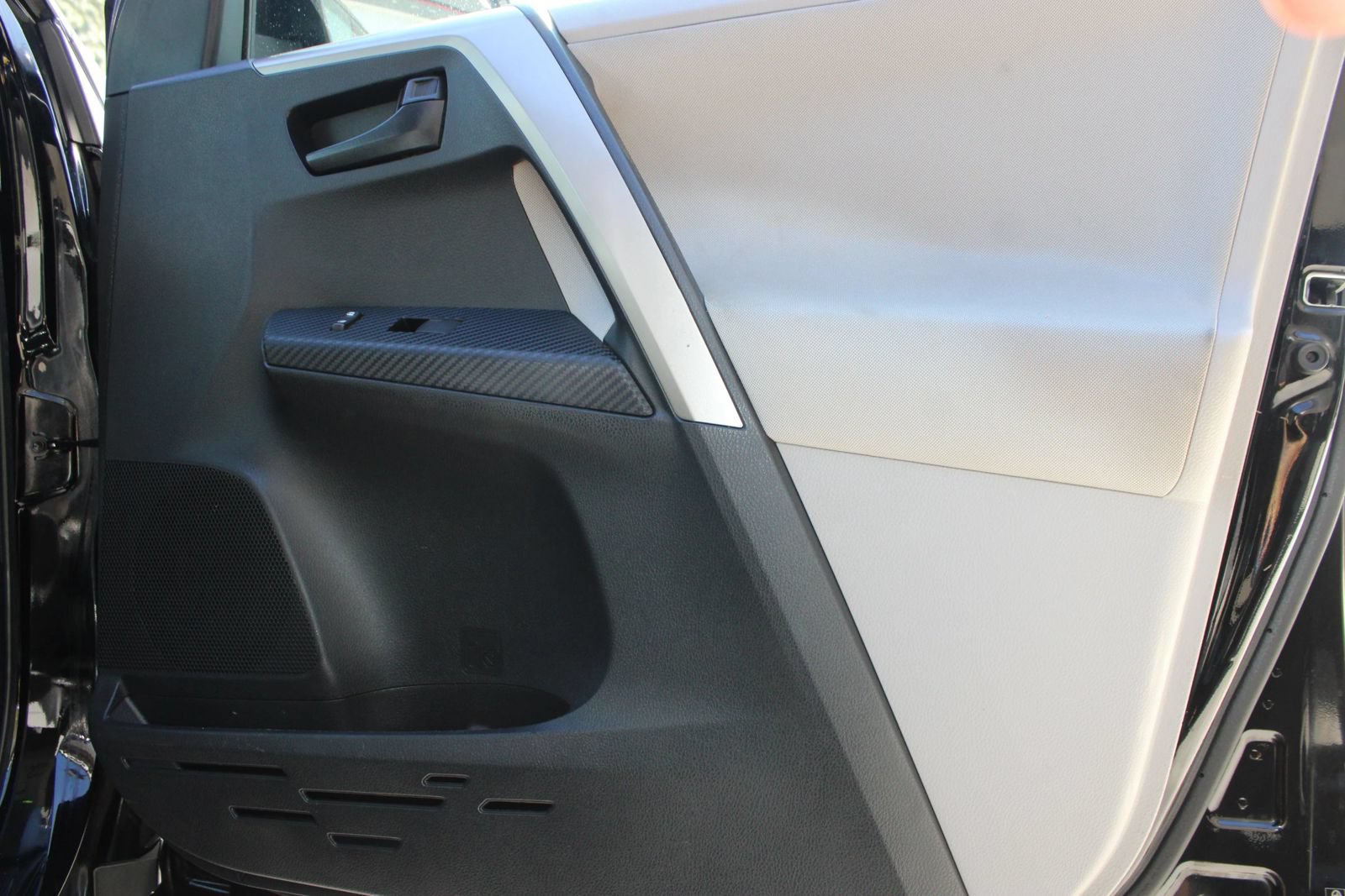 Used 2013 Toyota RAV4 LE FWD image 7