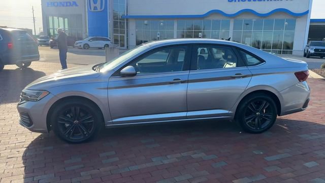 Used 2022 Volkswagen Jetta SE image 8