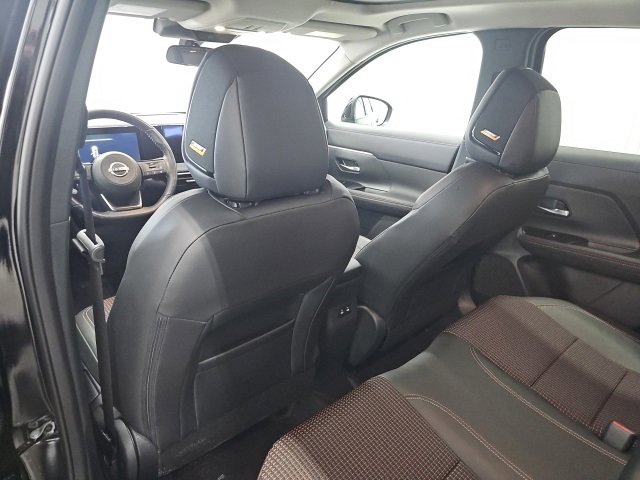 Used 2025 Nissan Kicks SR w/ SR Premium Package image 18