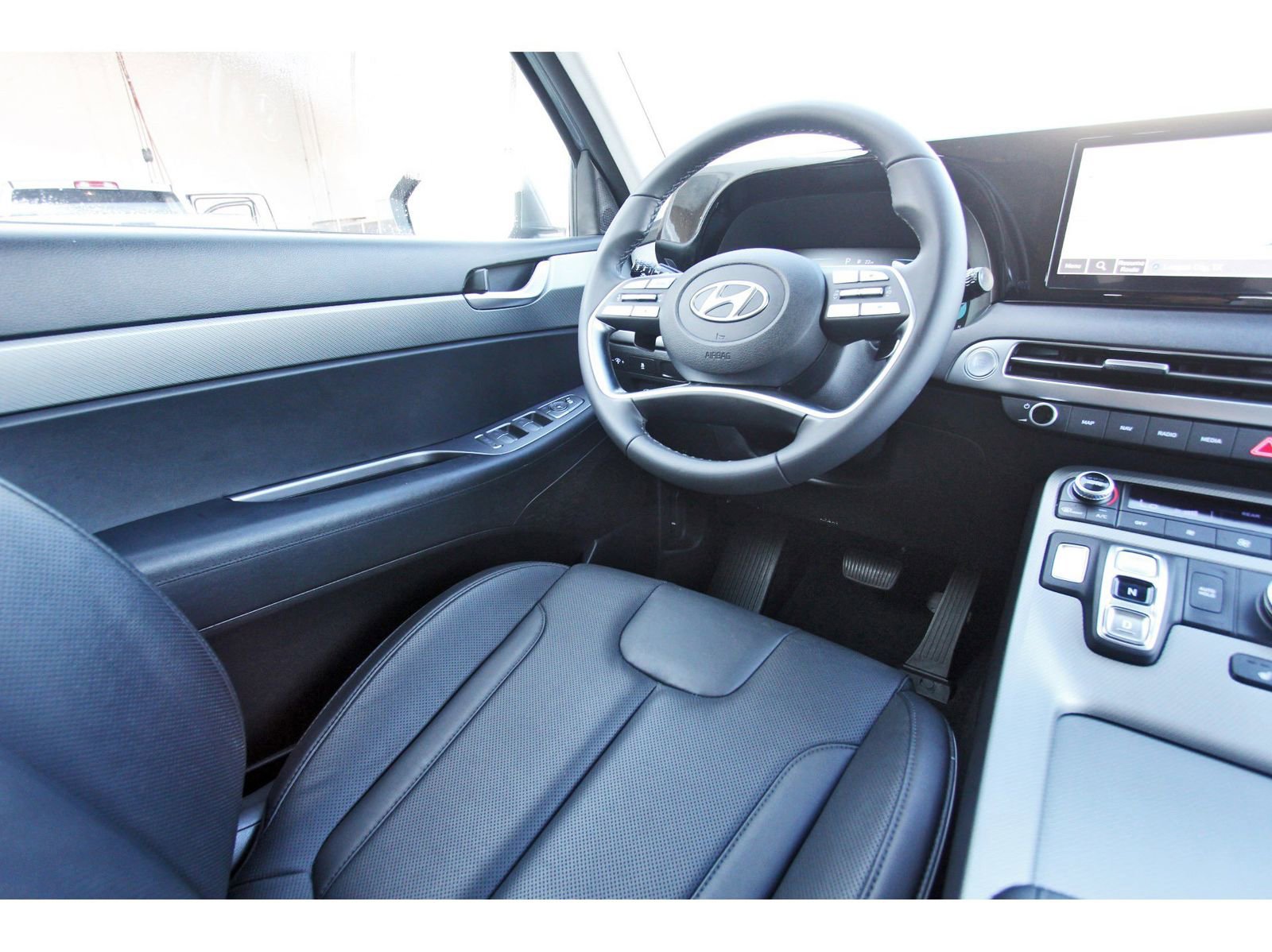 Used 2024 Hyundai Palisade SEL FWD image 11