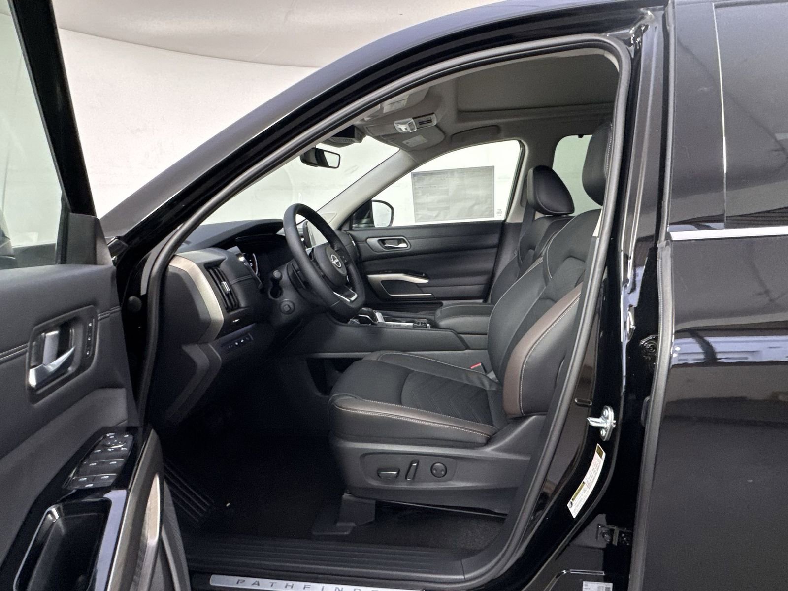 New 2025 Nissan Pathfinder Platinum w/ Cargo Package image 5