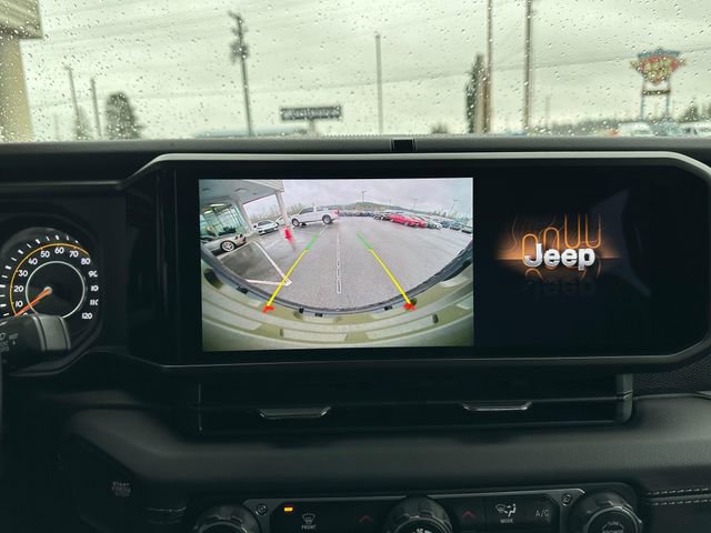 Used 2025 Jeep Wrangler Unlimited Rubicon image 23