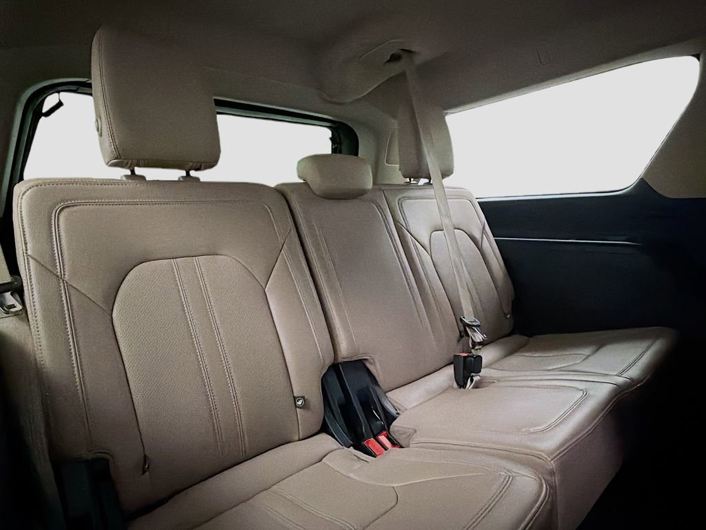 Used 2024 Ford Expedition Max Limited image 31