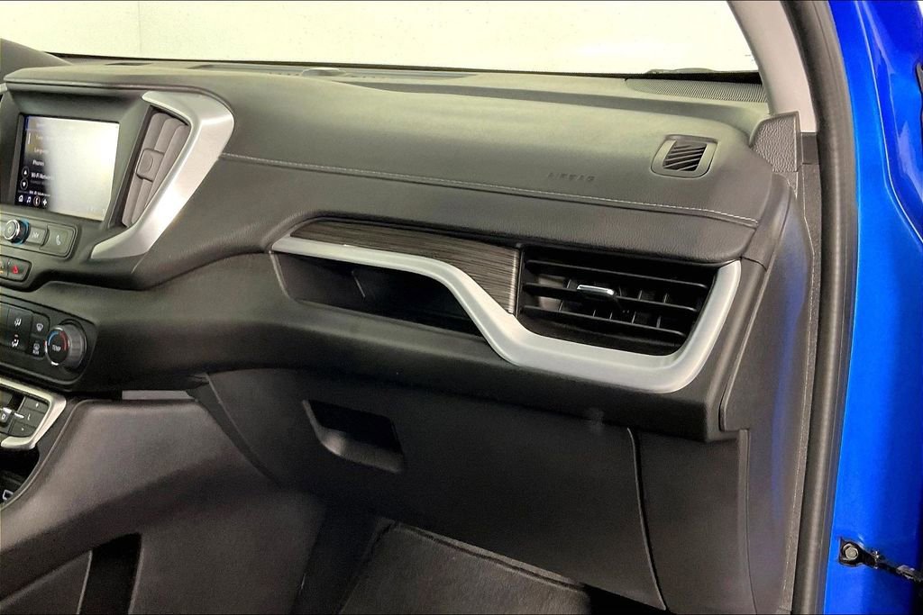 Used 2024 GMC Terrain SLE image 22