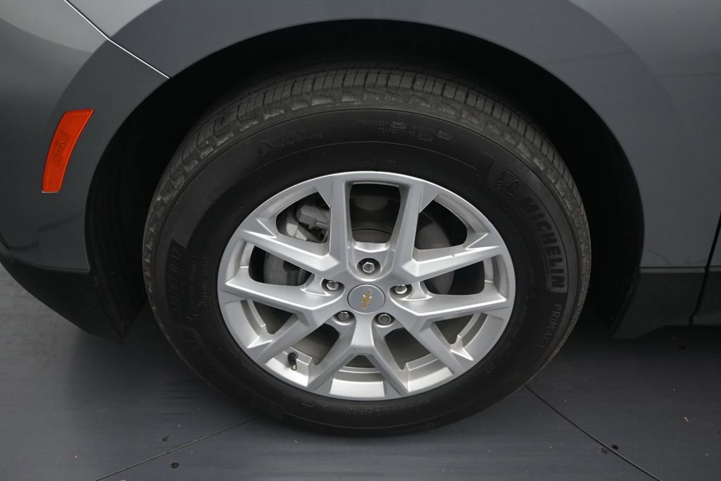 Used 2023 Chevrolet Equinox LS FWD image 9