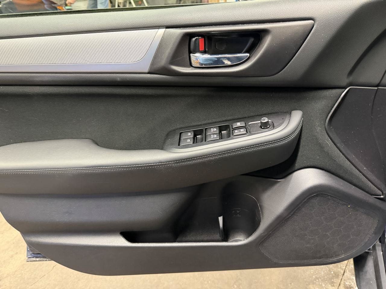 Used 2019 Subaru Outback 2.5i Premium w/ Popular Package #2 AWD/4WD image 8