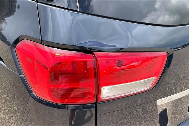 Used 2017 Kia Sedona LX w/ LX Essentials Premium Package FWD image 29