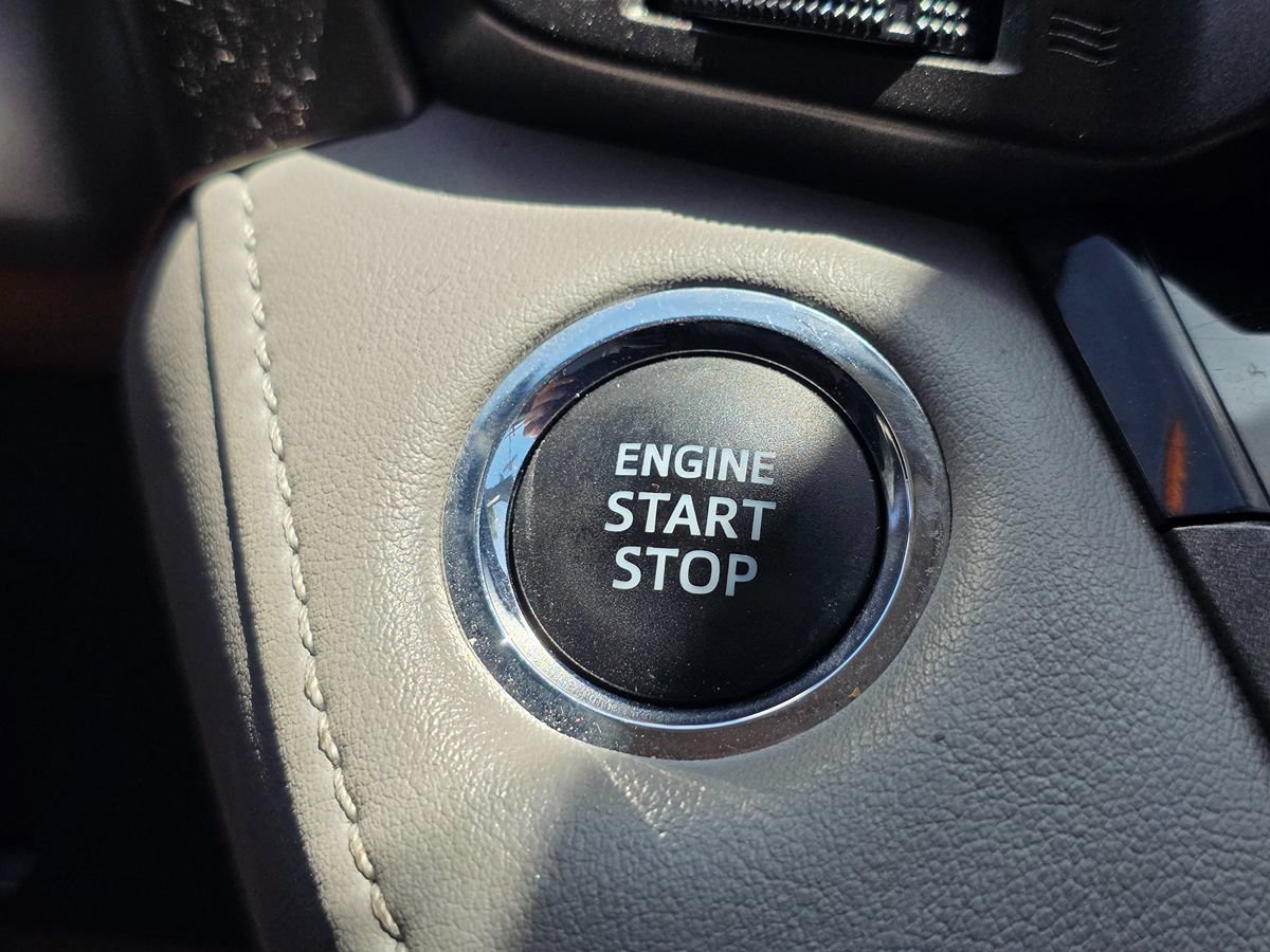 Used 2015 Toyota RAV4 Limited w/ Technology Package FWD image 38