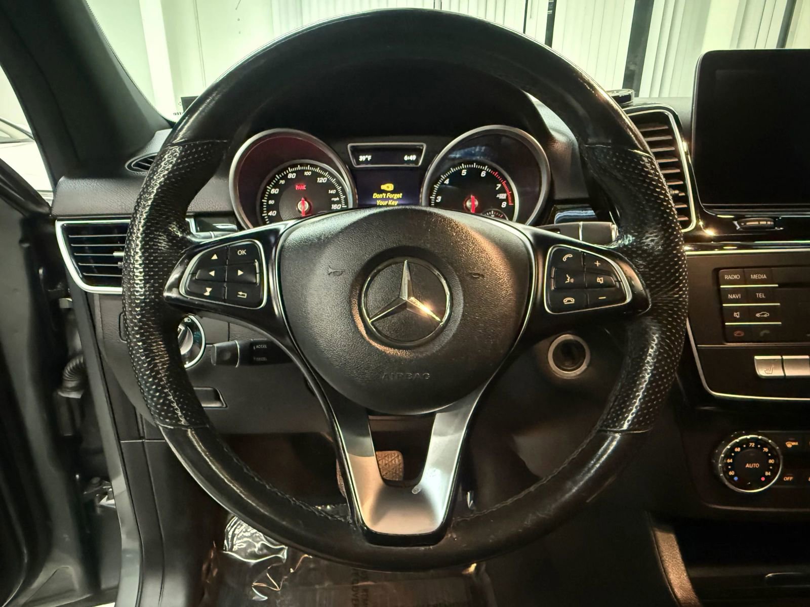 Used 2017 Mercedes-Benz GLE 350 w/ Premium 1 Package image 25