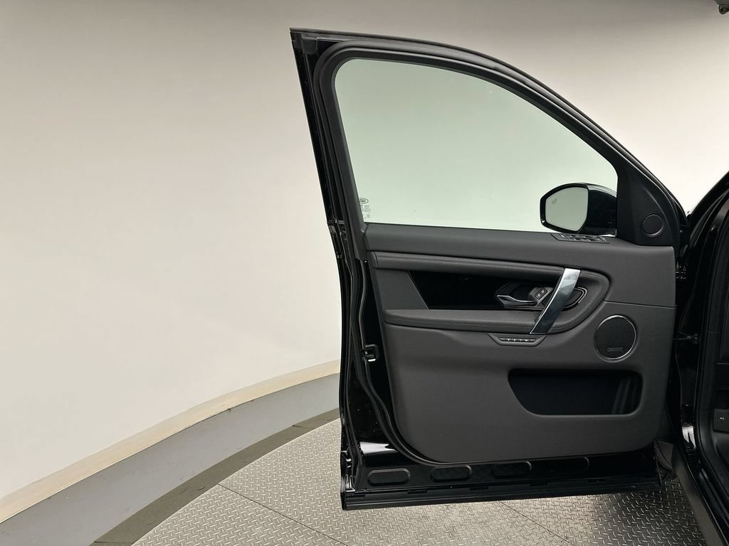 Certified 2025 Land Rover Discovery Sport S AWD/4WD image 7