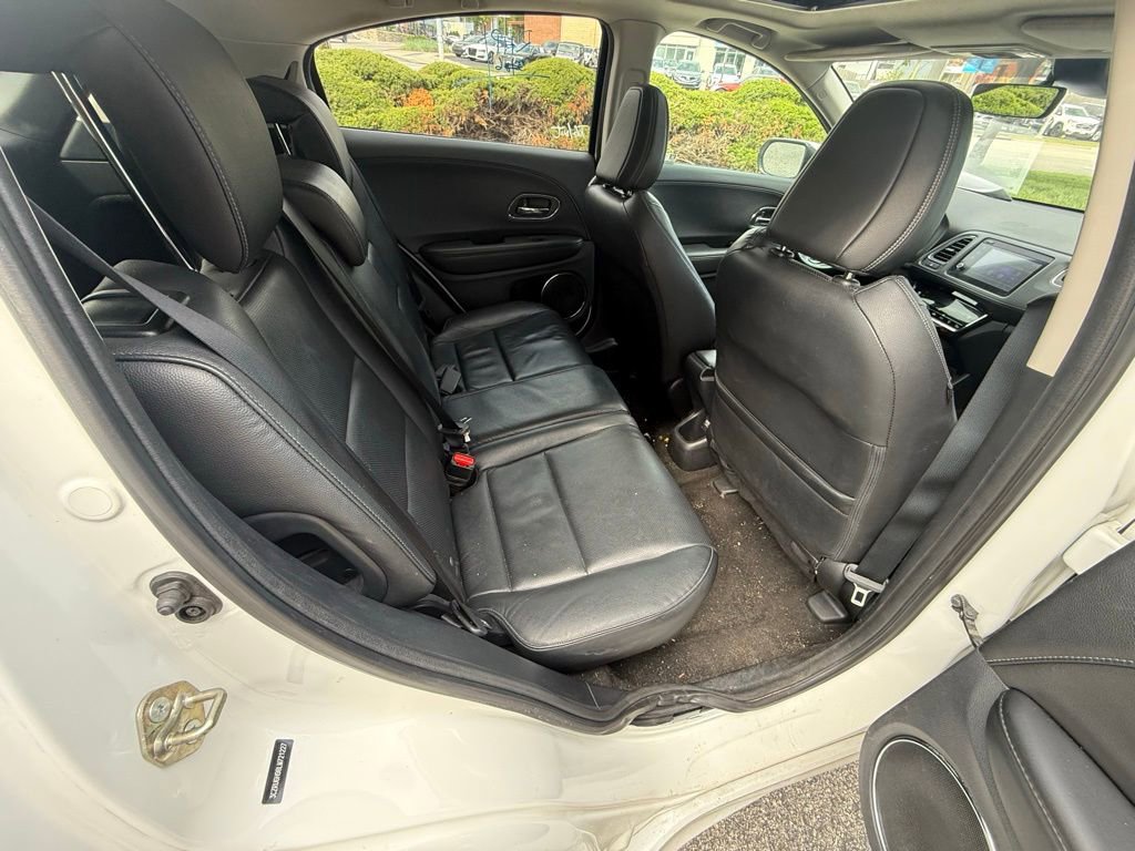 Used 2020 Honda HR-V Touring image 14