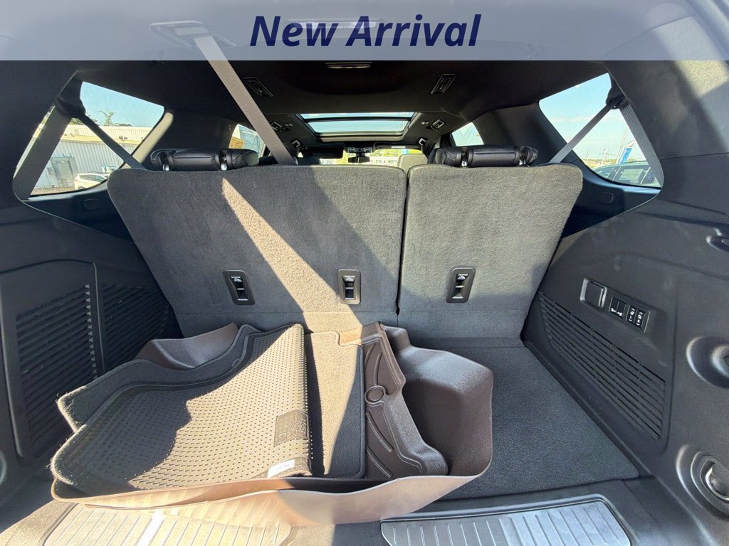 Certified 2022 Chevrolet Tahoe Z71 w/ Luxury Package AWD/4WD image 11
