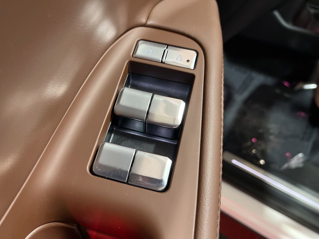 Used 2025 Lincoln Navigator L Reserve image 24