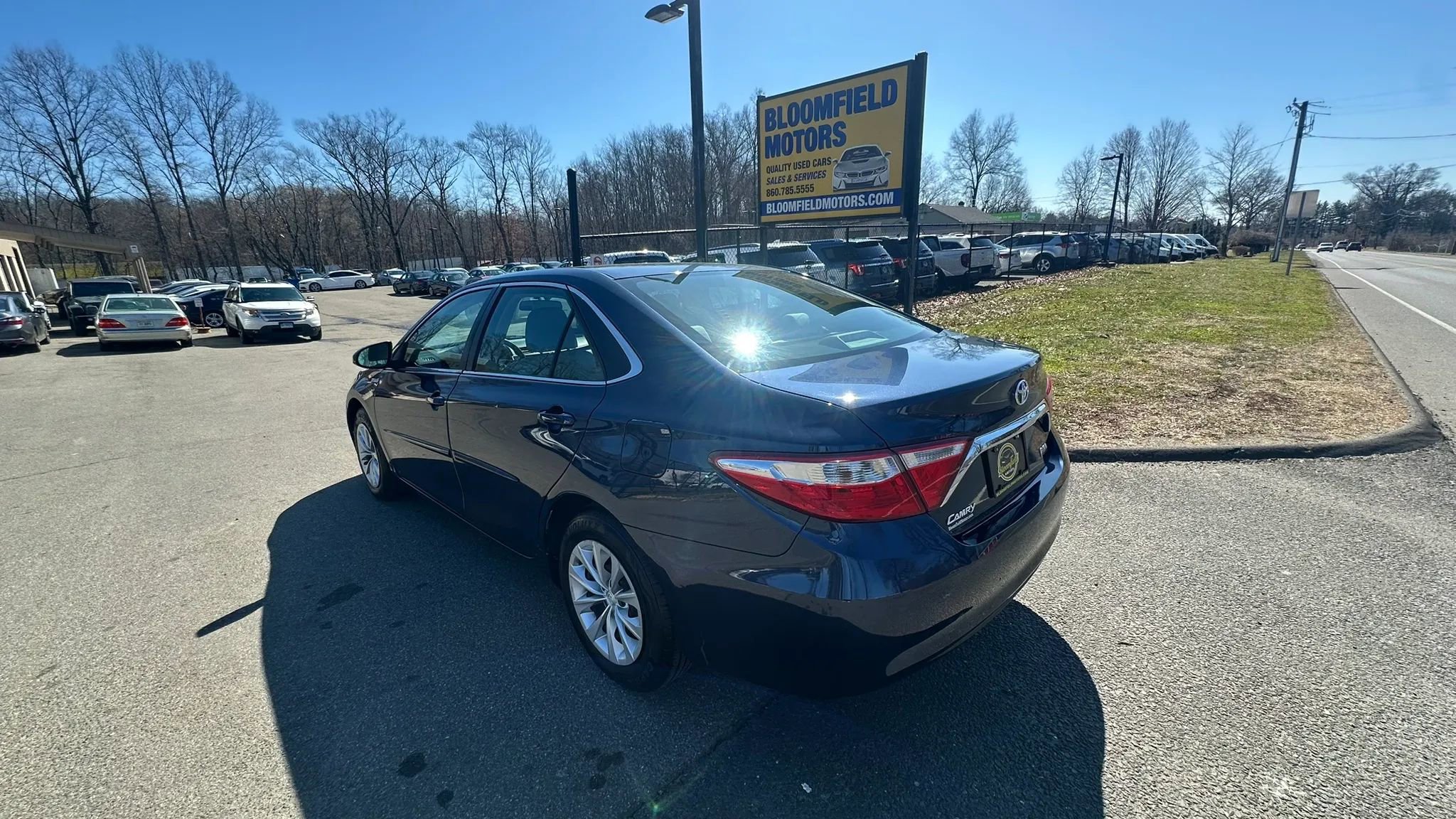 Used 2015 Toyota Camry LE FWD image 7