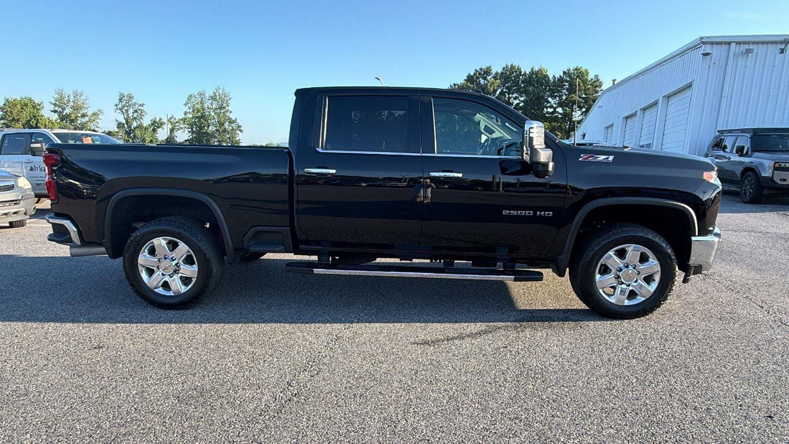 Used 2022 Chevrolet Silverado 2500 LTZ w/ LTZ Premium Package AWD/4WD image 8