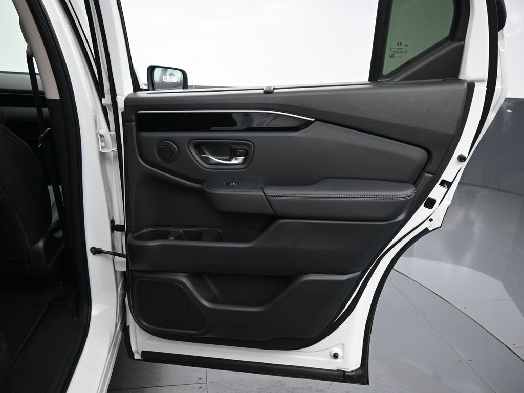 New 2025 Honda Pilot Touring image 39