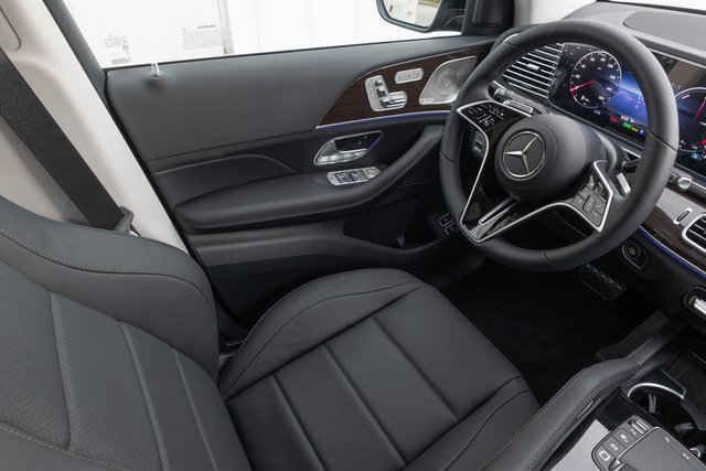 Certified 2025 Mercedes-Benz GLE 450e 4MATIC image 23