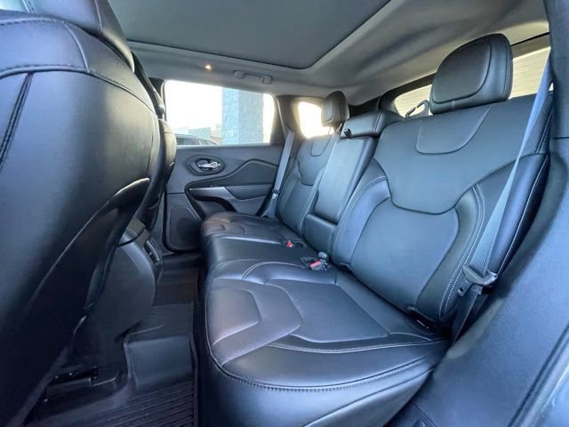 Used 2022 Jeep Cherokee Limited w/ Mopar Interior Package AWD/4WD image 26