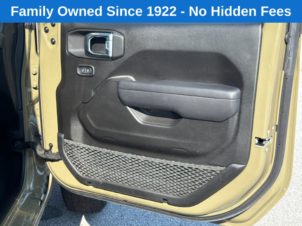 Used 2025 Jeep Gladiator Sport AWD/4WD image 14