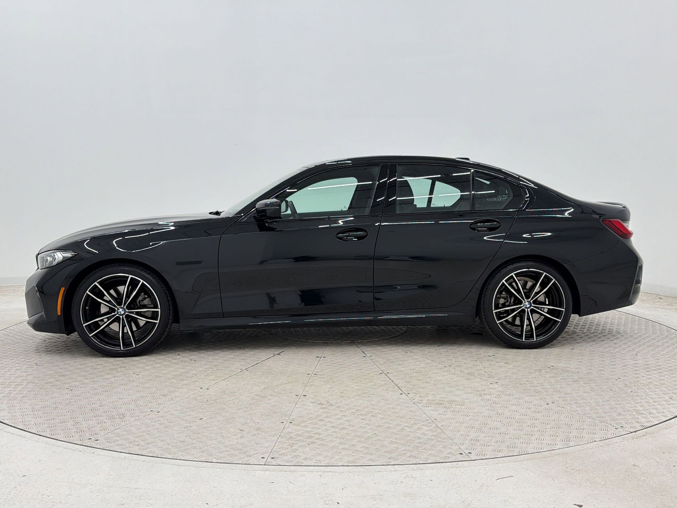Certified 2024 BMW 330i Sedan w/ M Sport Package RWD image 2