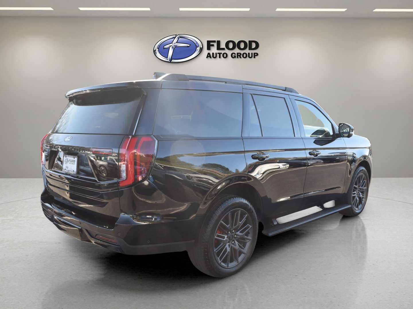 Used 2025 Ford Expedition Platinum w/ Stealth Performance Package image 4