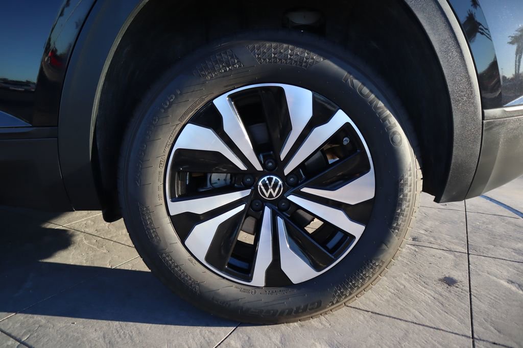 Used 2024 Volkswagen Atlas Cross Sport SE image 29