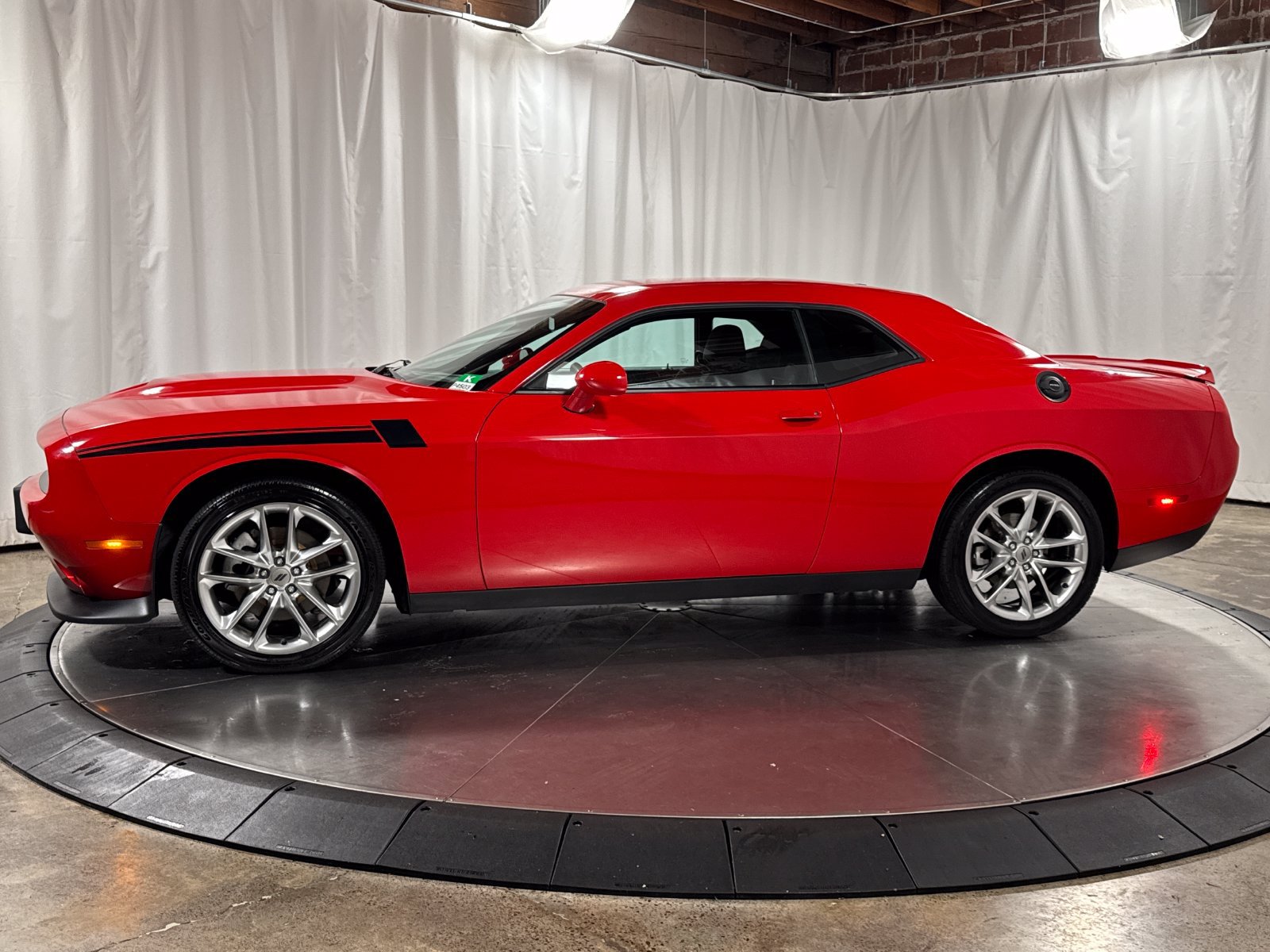 Used 2022 Dodge Challenger GT AWD/4WD image 10