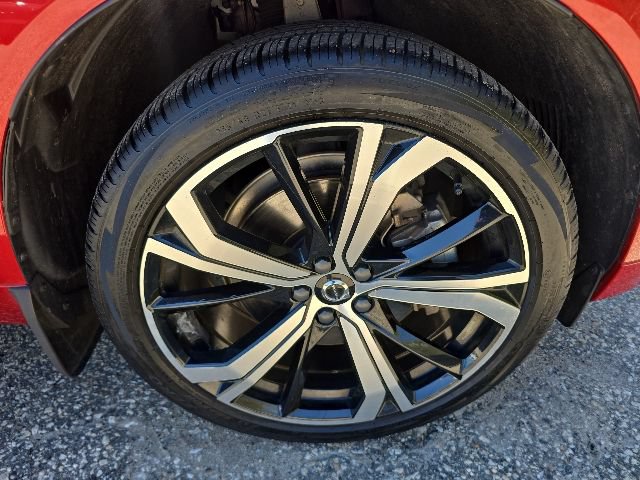 Certified 2024 Volvo XC60 B5 Ultimate AWD/4WD image 13