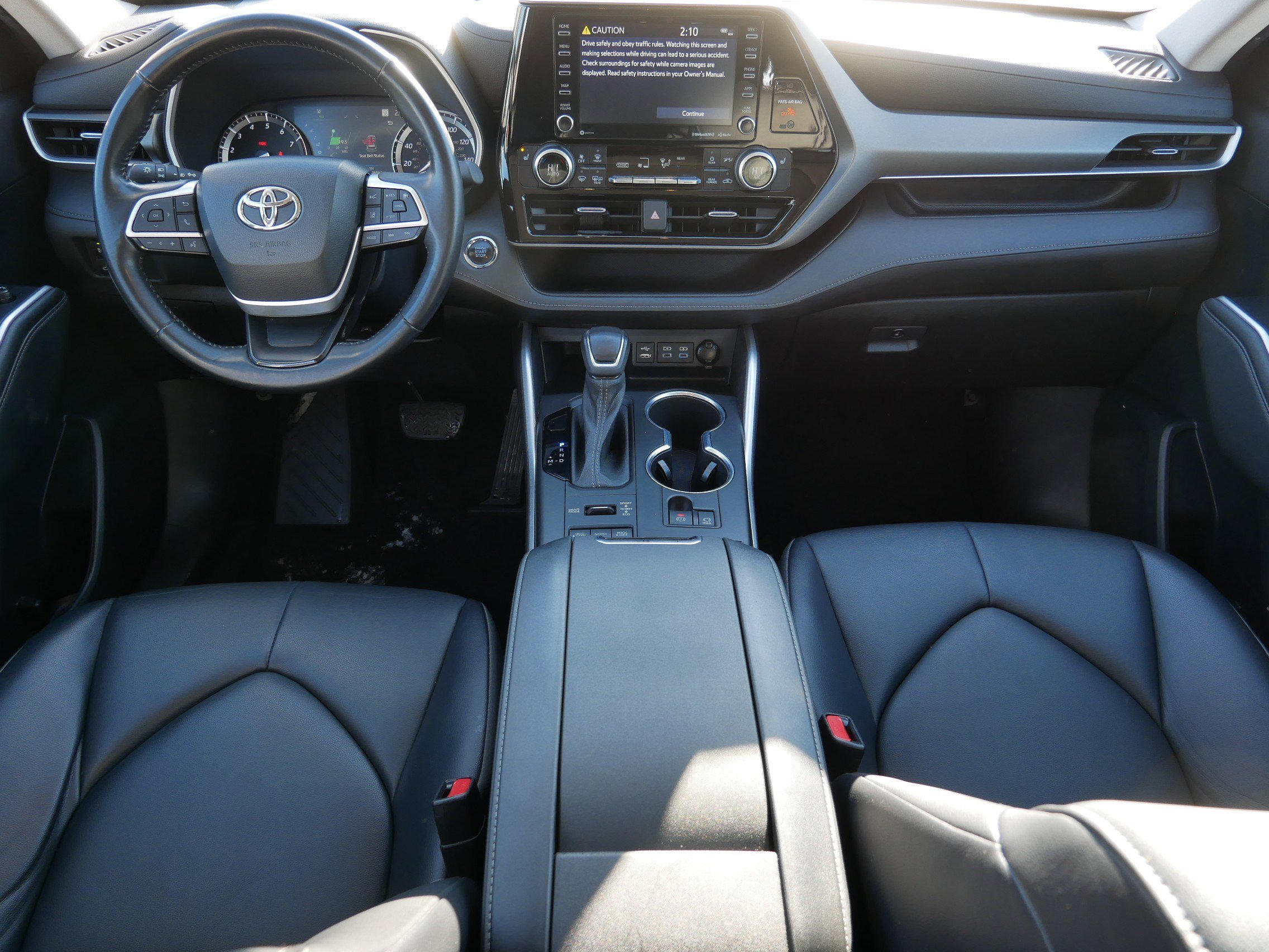 Used 2022 Toyota Highlander XLE image 18