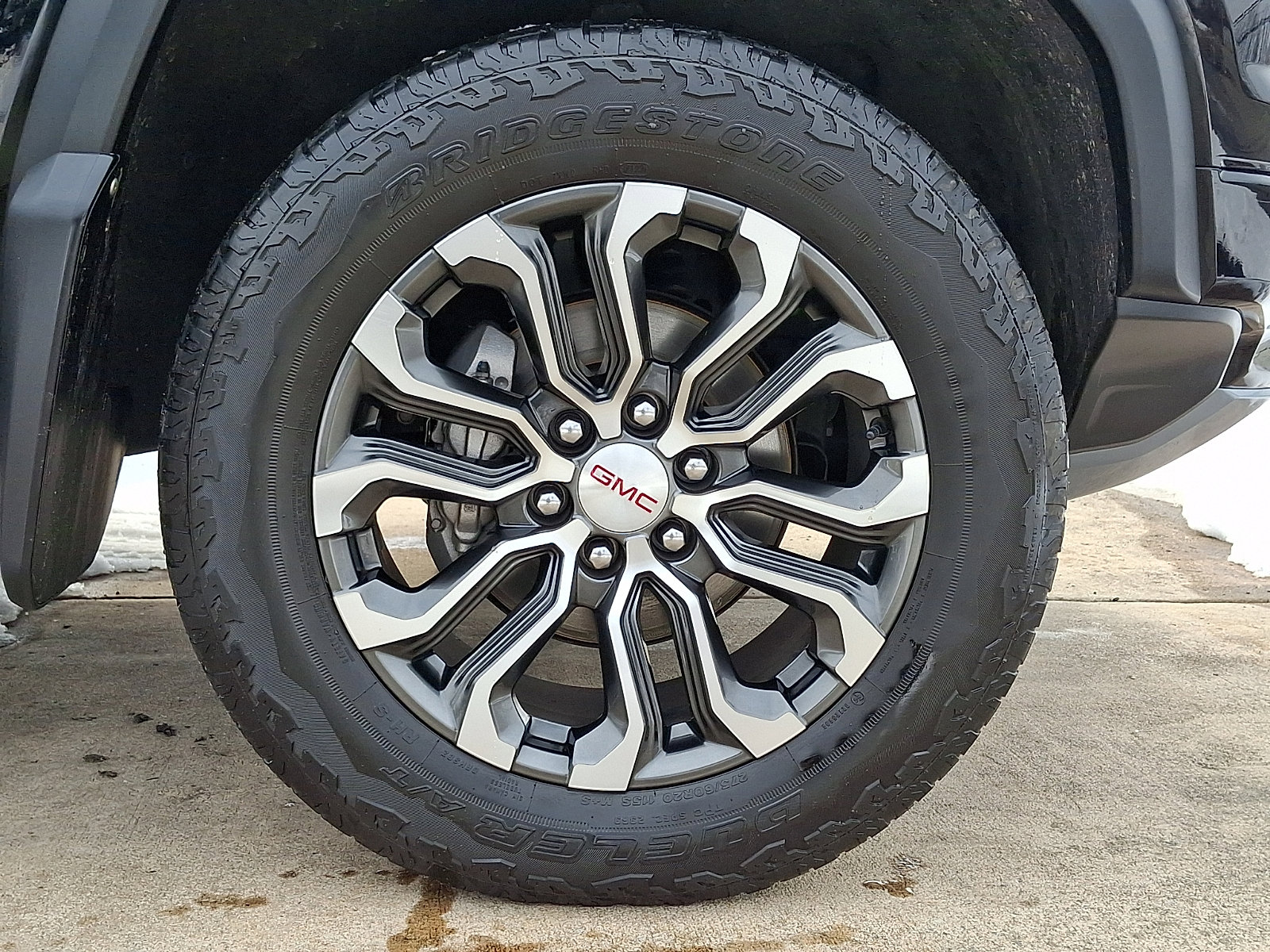 Used 2023 GMC Canyon Denali w/ Denali Black Edition image 8