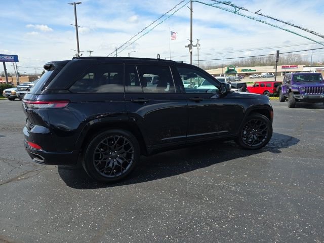 Used 2024 Jeep Grand Cherokee Summit image 8