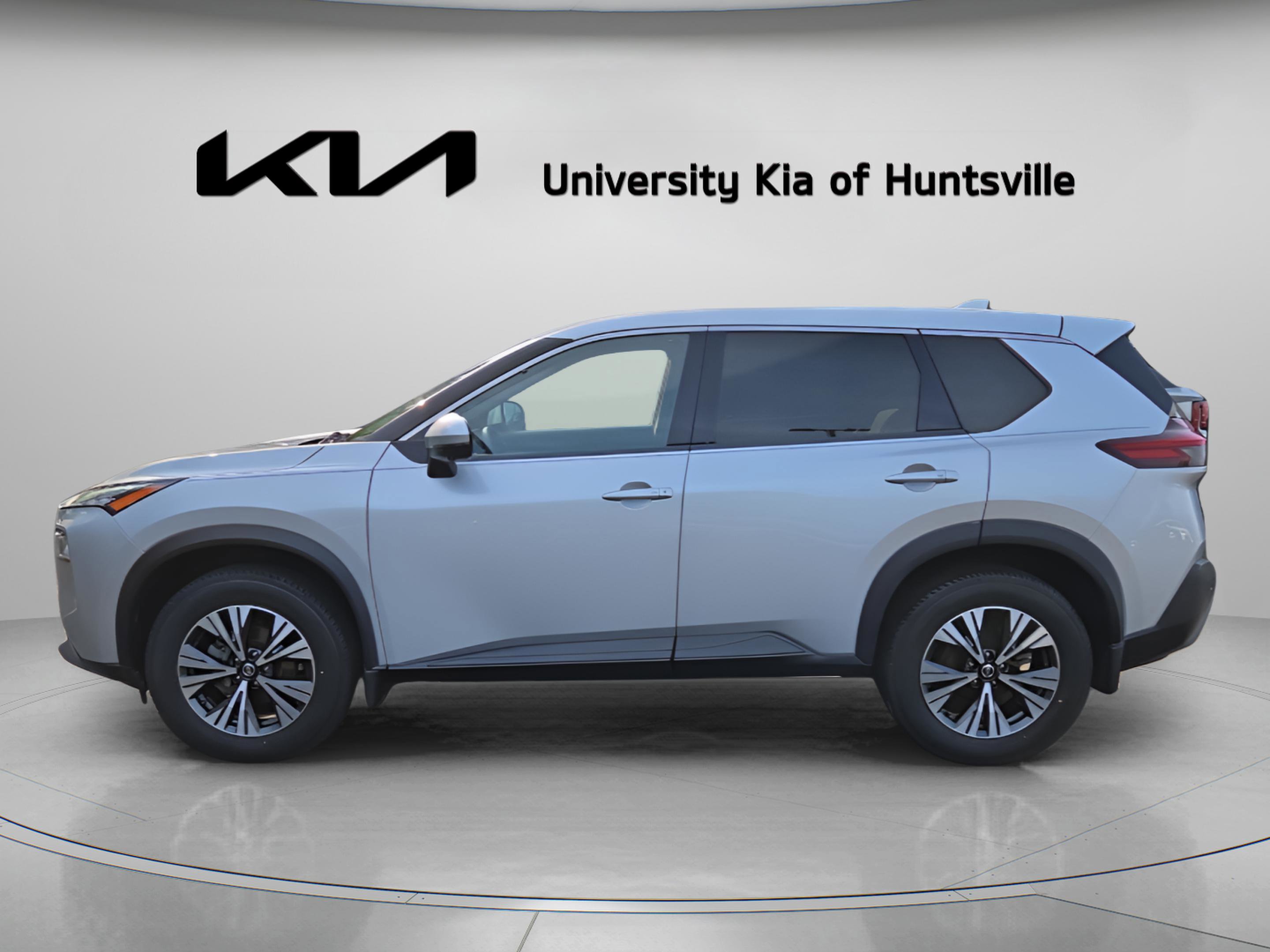 Used 2021 Nissan Rogue SV FWD image 4