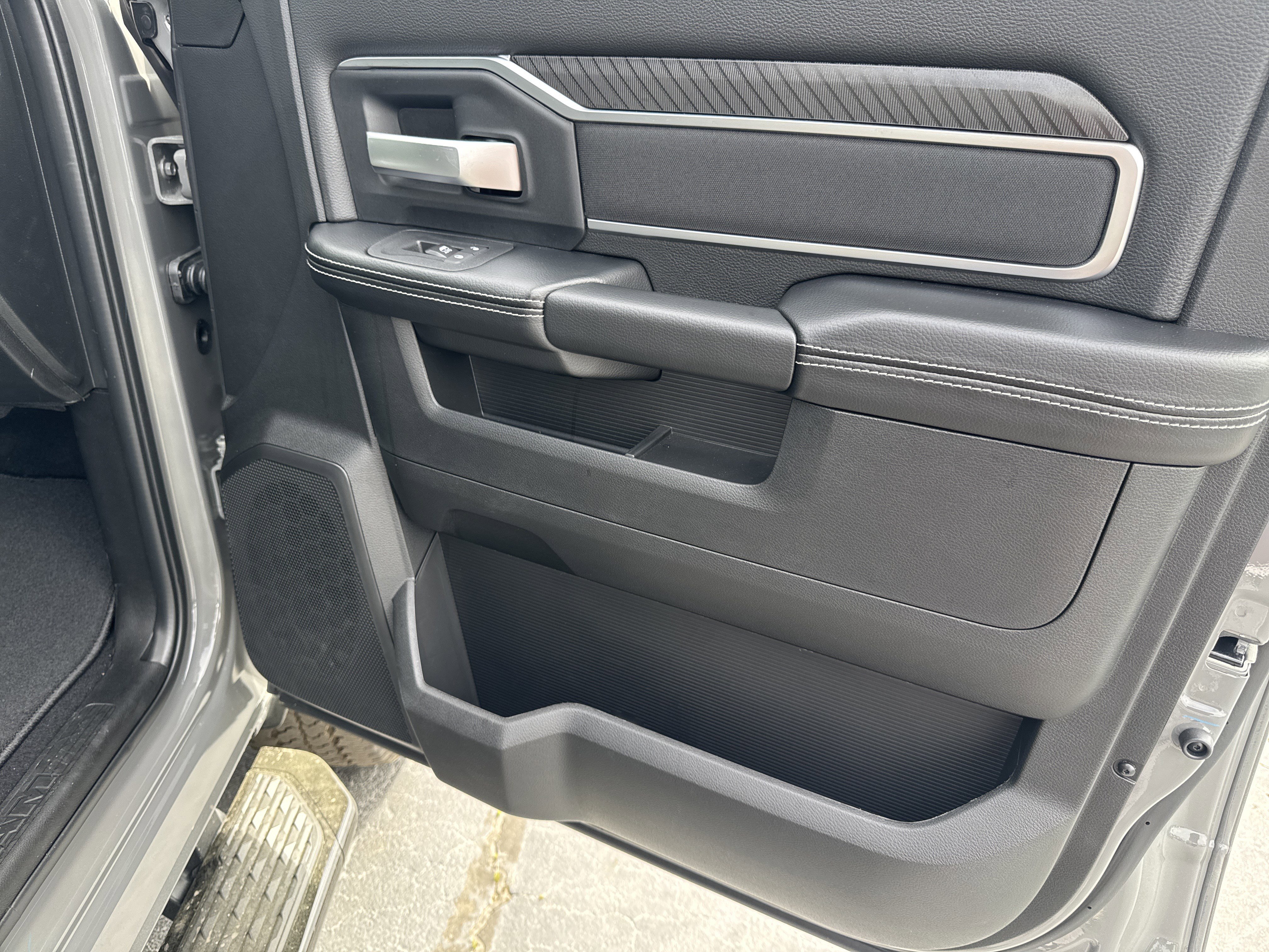 New 2026 RAM 2500 Big Horn AWD/4WD image 9