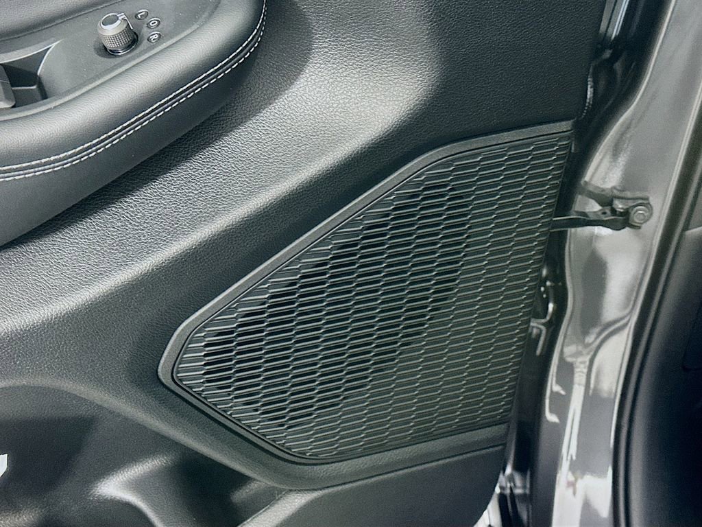 New 2025 Jeep Grand Cherokee L Limited w/ Black Appearance Package image 25